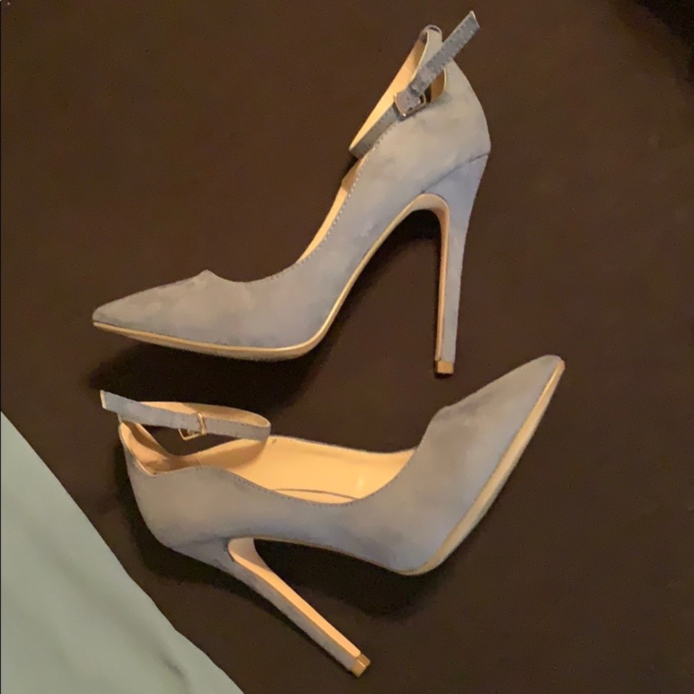 Light blue strap pumps